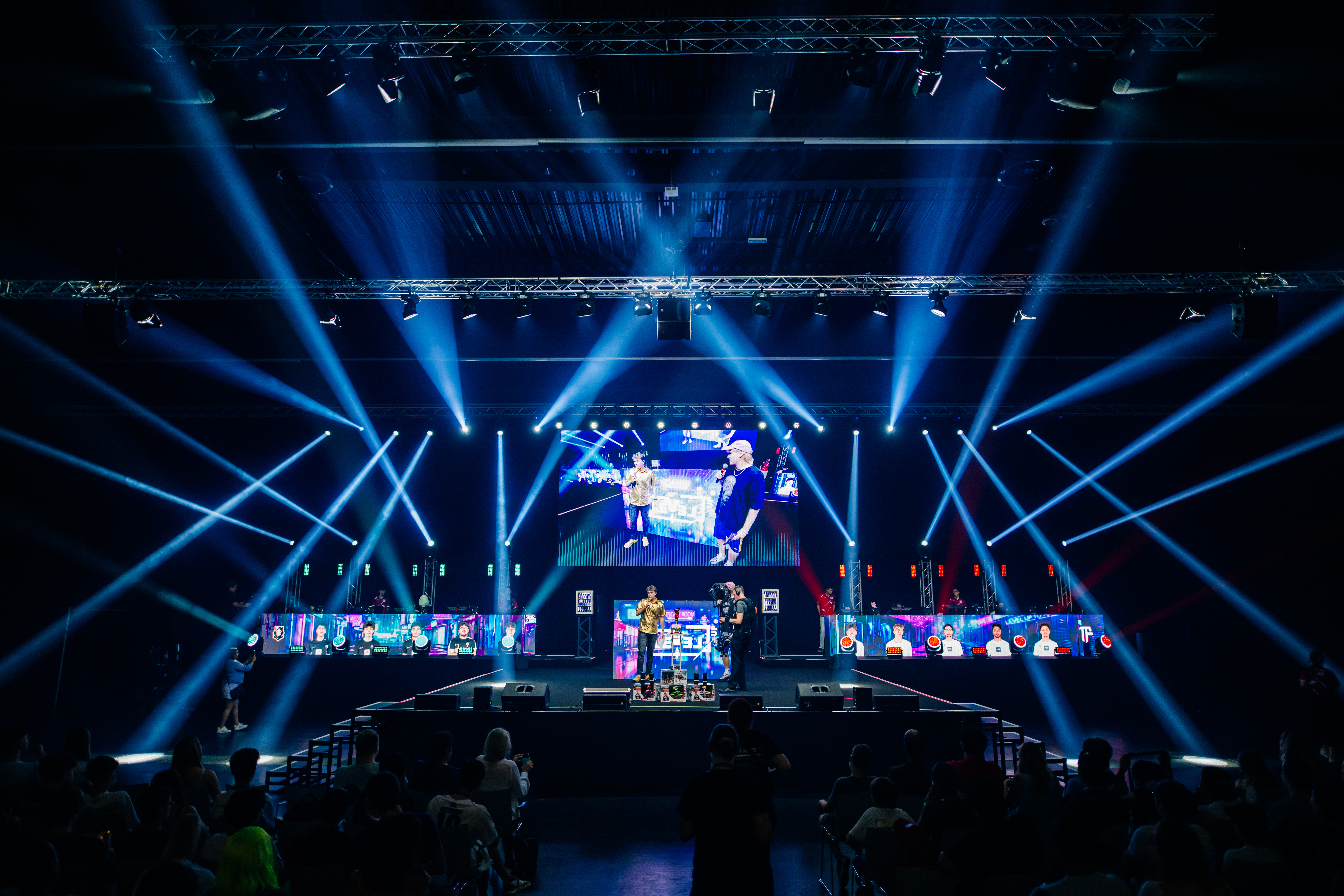 141_LEVELUP2024_Sonntag_Mainstage_c_fabianstoffers